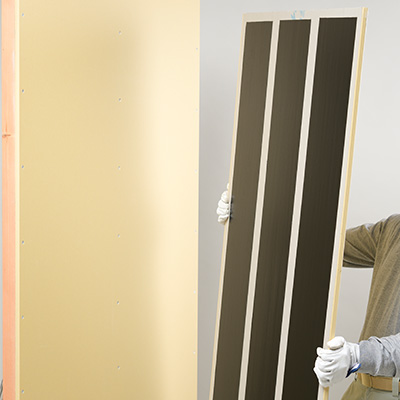 下張りせっこうボードと張り合わせる