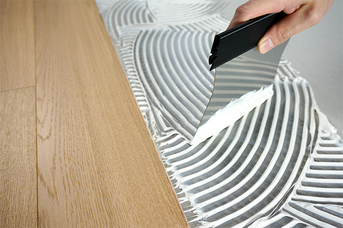 本品を下地面に塗布