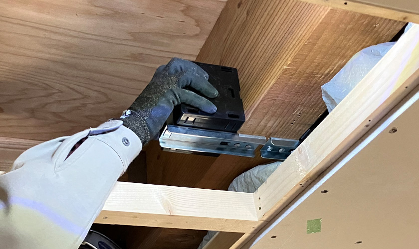 軽量でコンパクトな箱型ダンパー